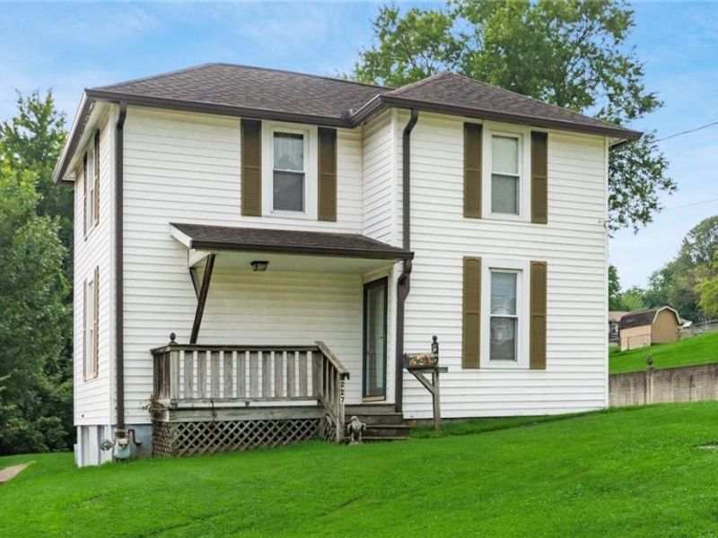227 Race Street, Roseville, OH 43777 Photo 1