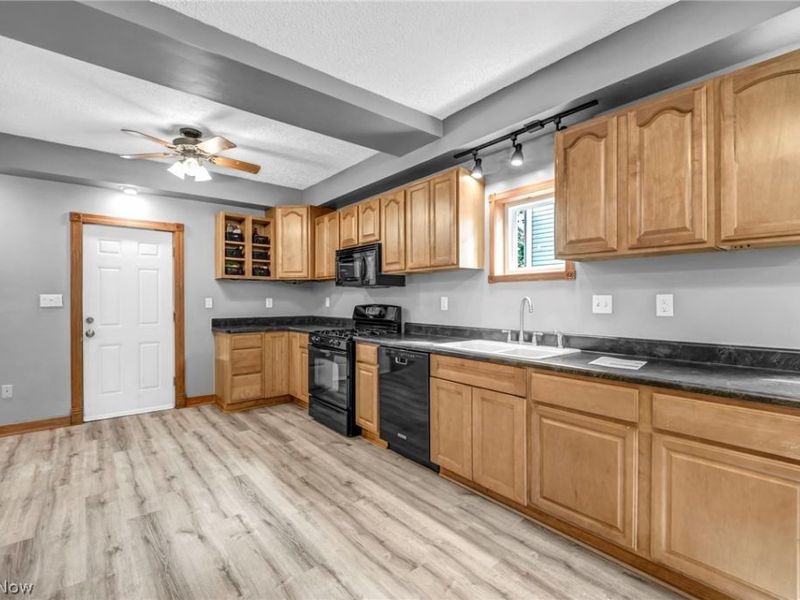 175 E Walnut Avenue, Painesville, OH 44077 Photo 10