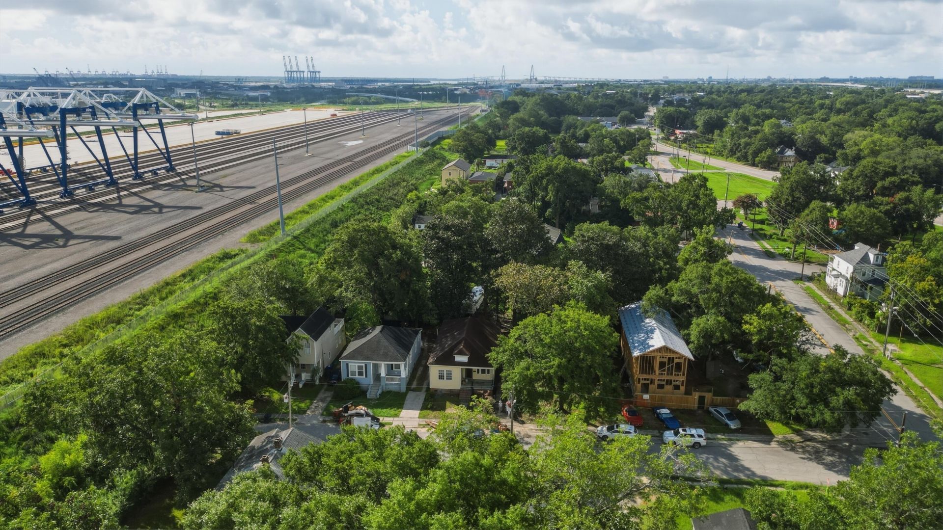 1811 Carlton Street Photo 10