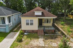 1811 Carlton Street photo 4