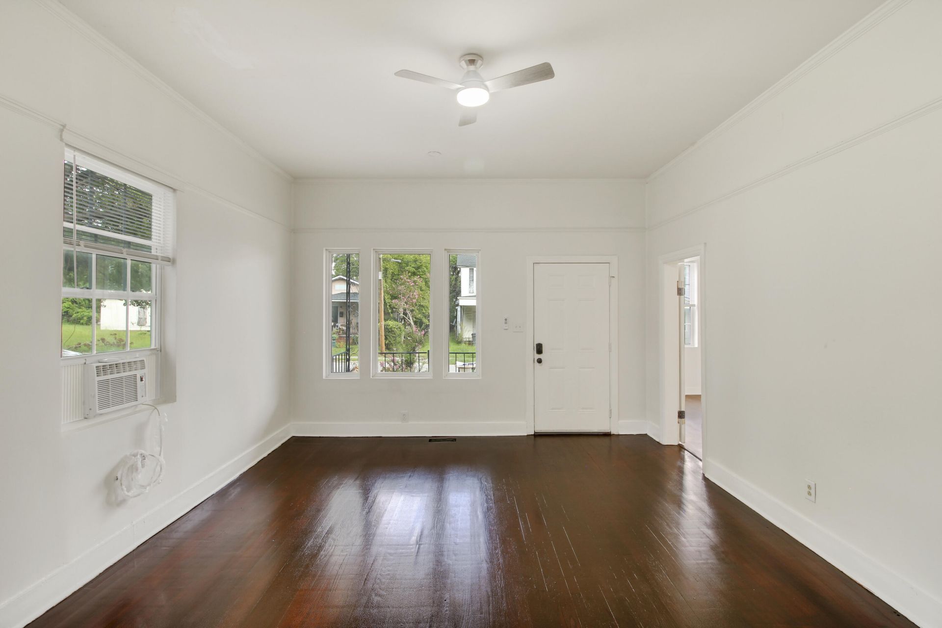 1811 Carlton Street Photo 20
