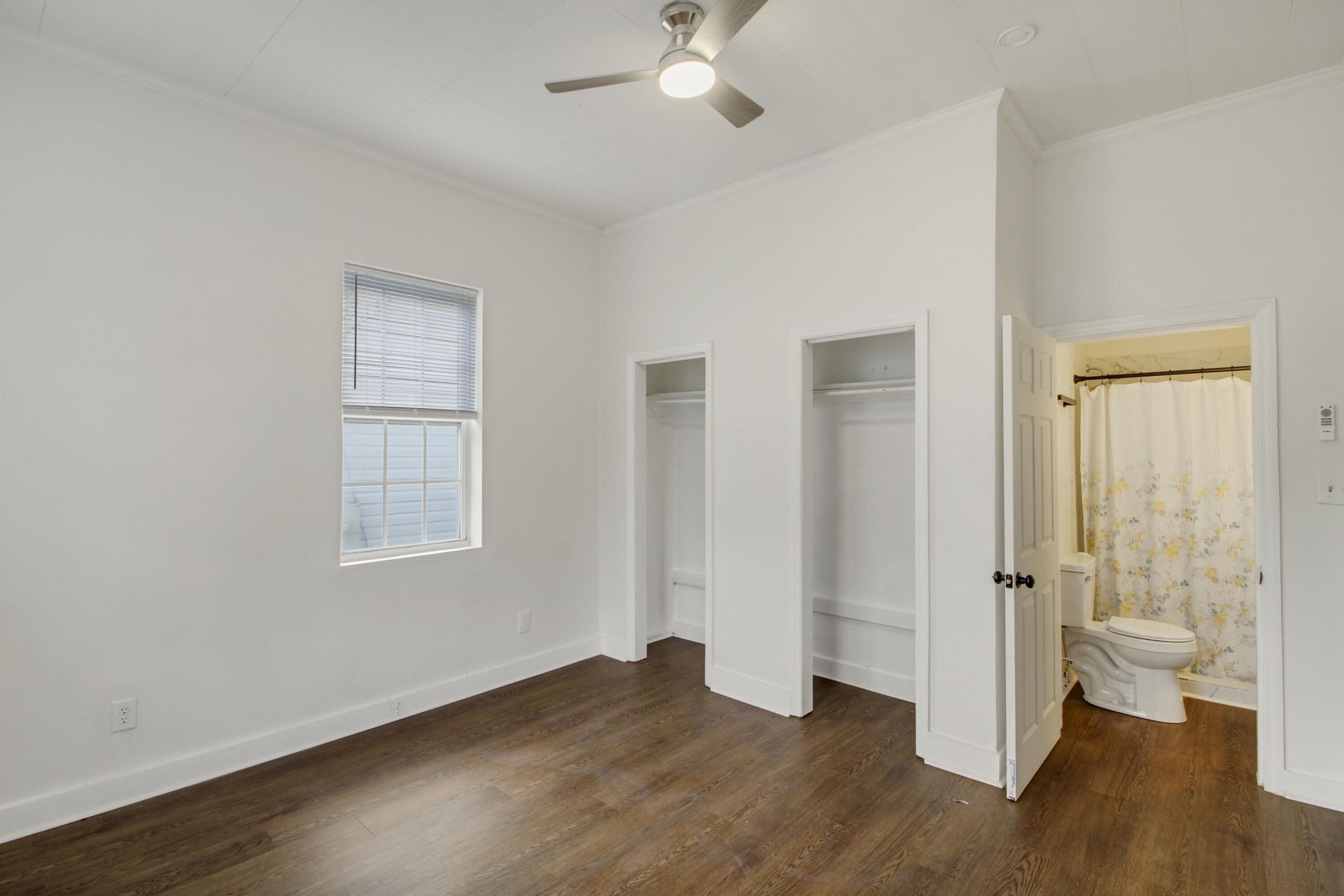 1811 Carlton Street Photo 24