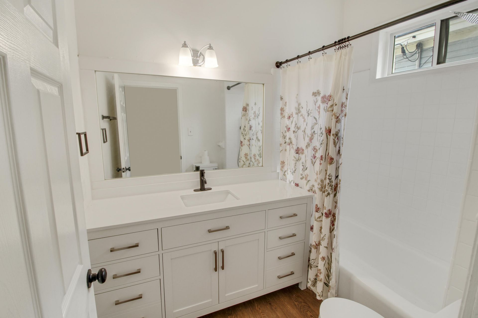 1811 Carlton Street Photo 29