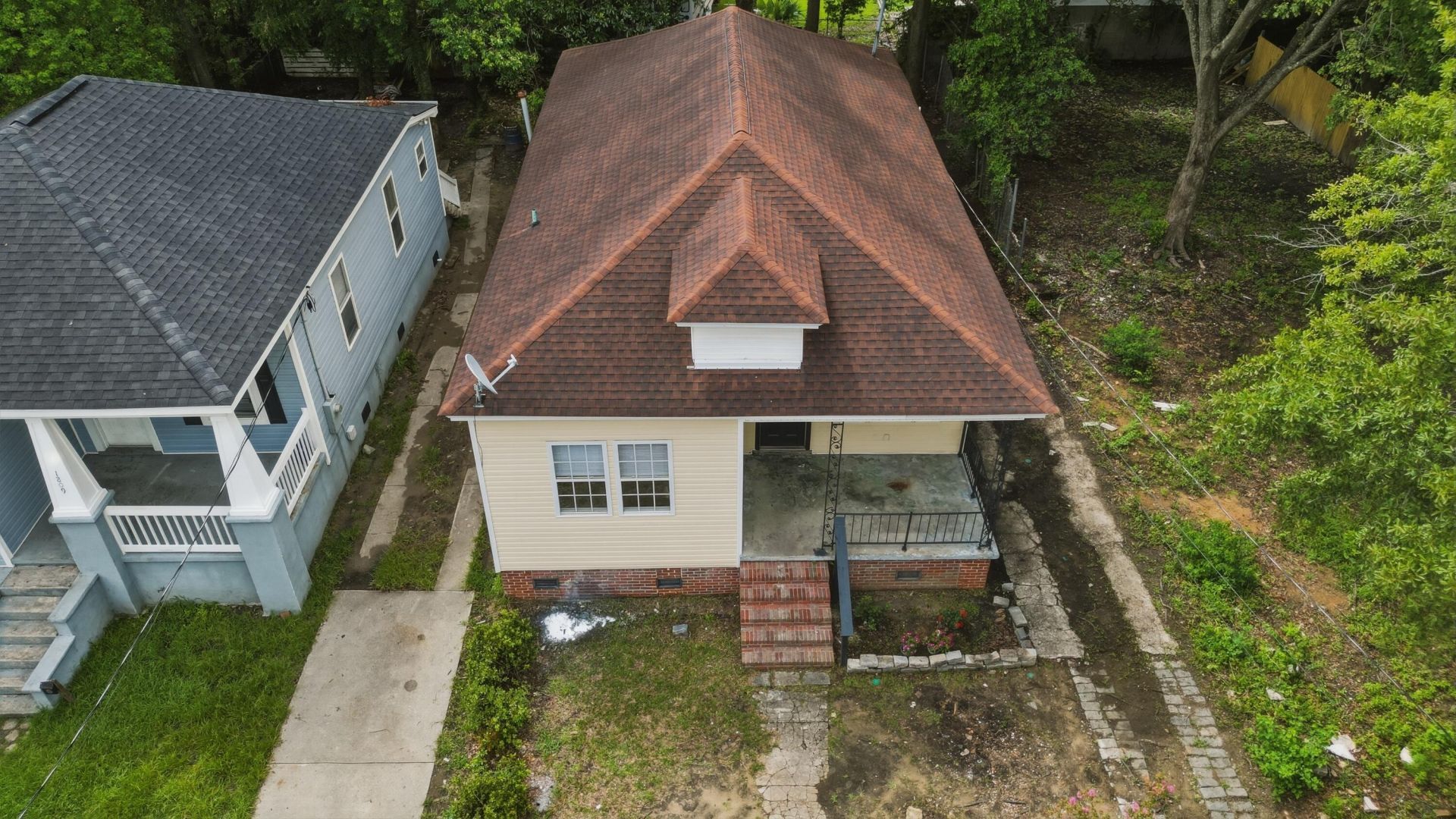 1811 Carlton Street Photo 3