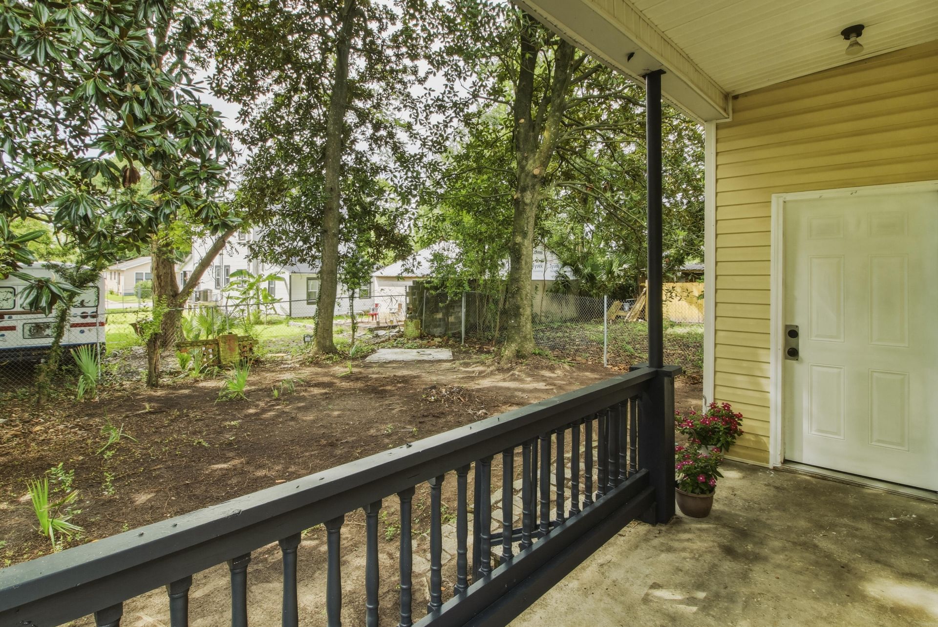 1811 Carlton Street Photo 36