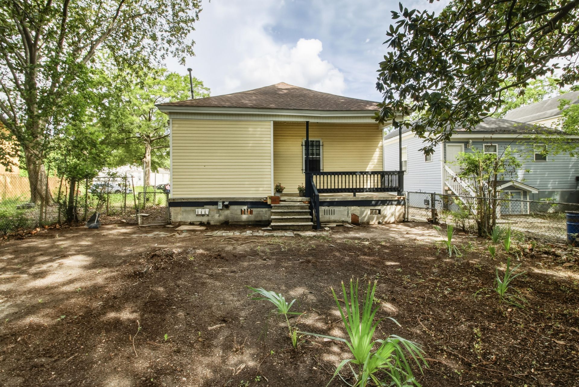 1811 Carlton Street Photo 39