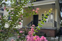 1811 Carlton Street photo 4