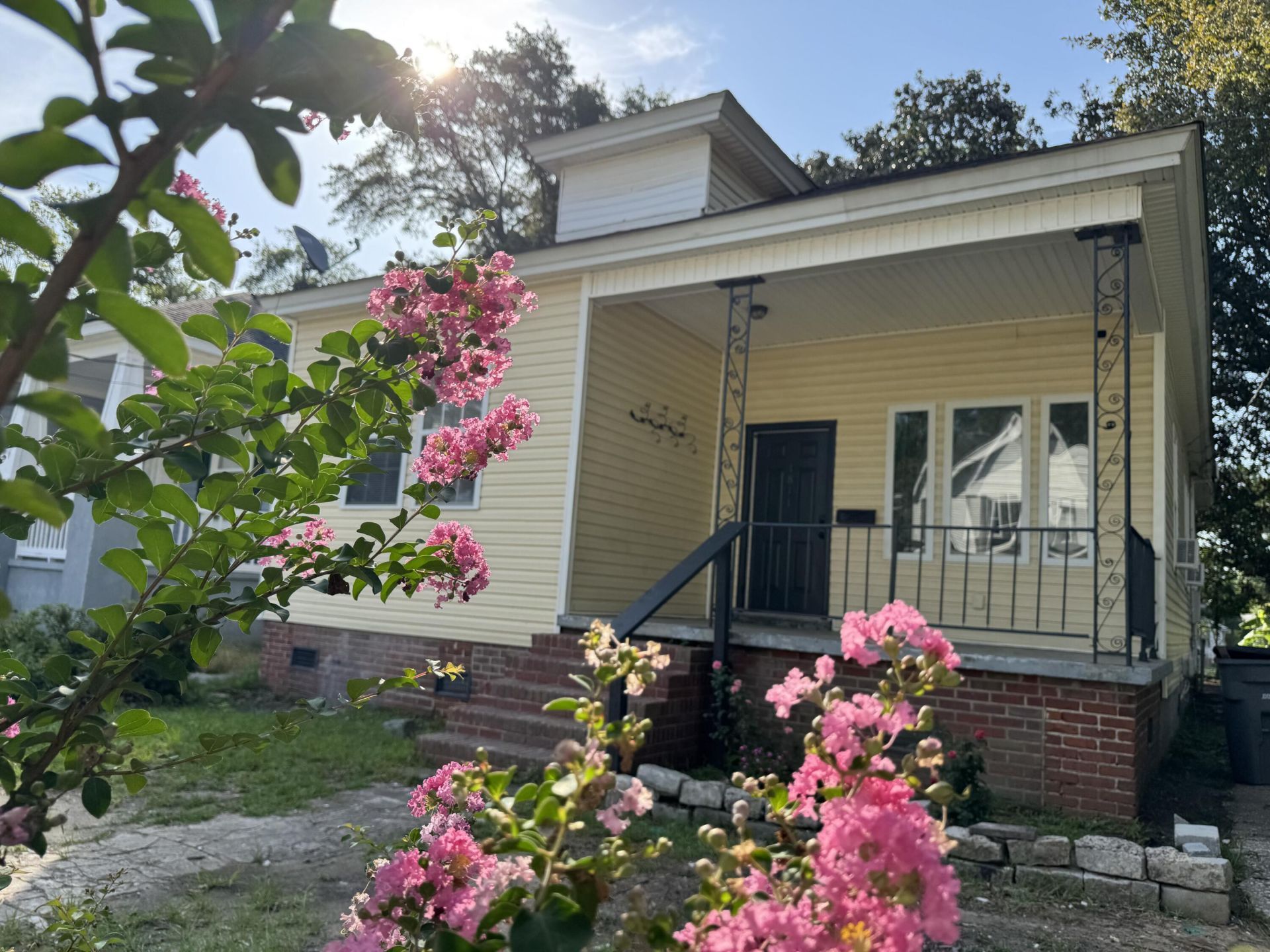 1811 Carlton Street Photo 6