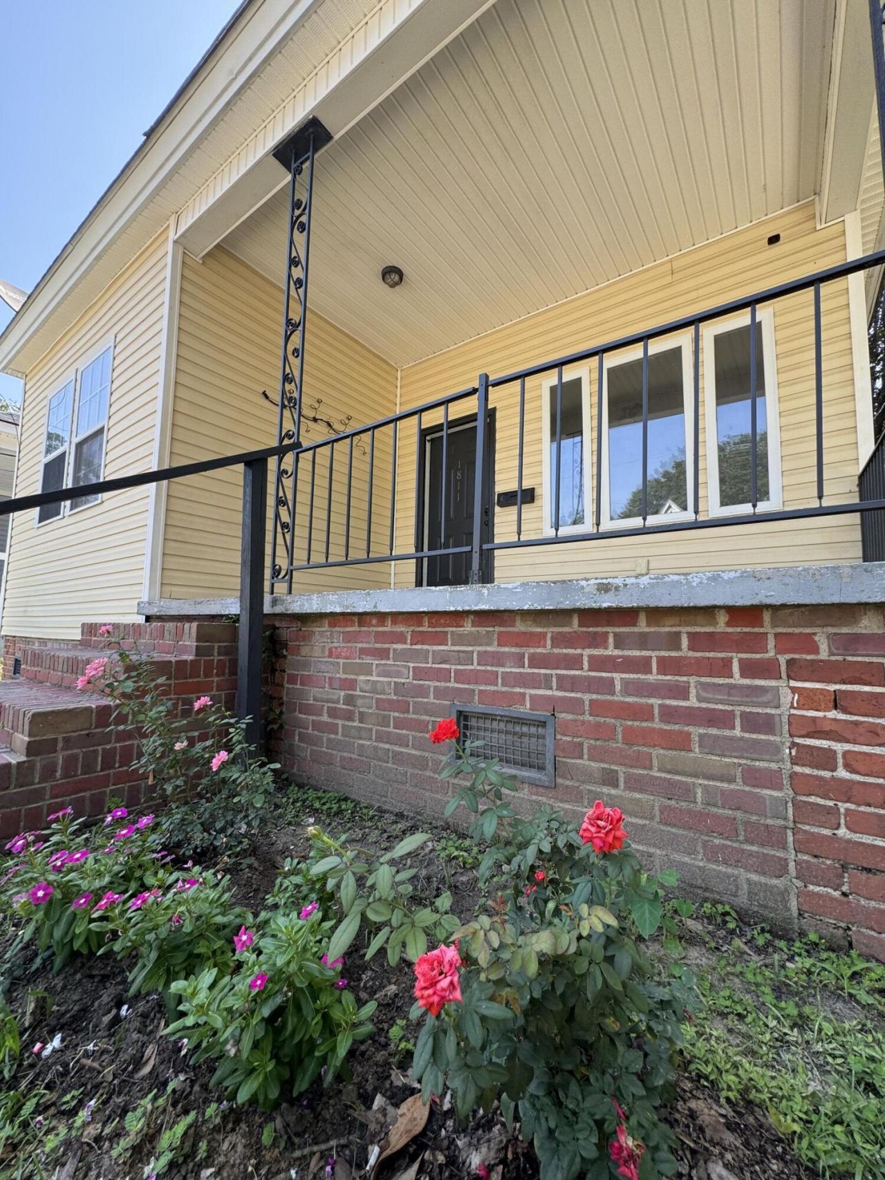 1811 Carlton Street Photo 7