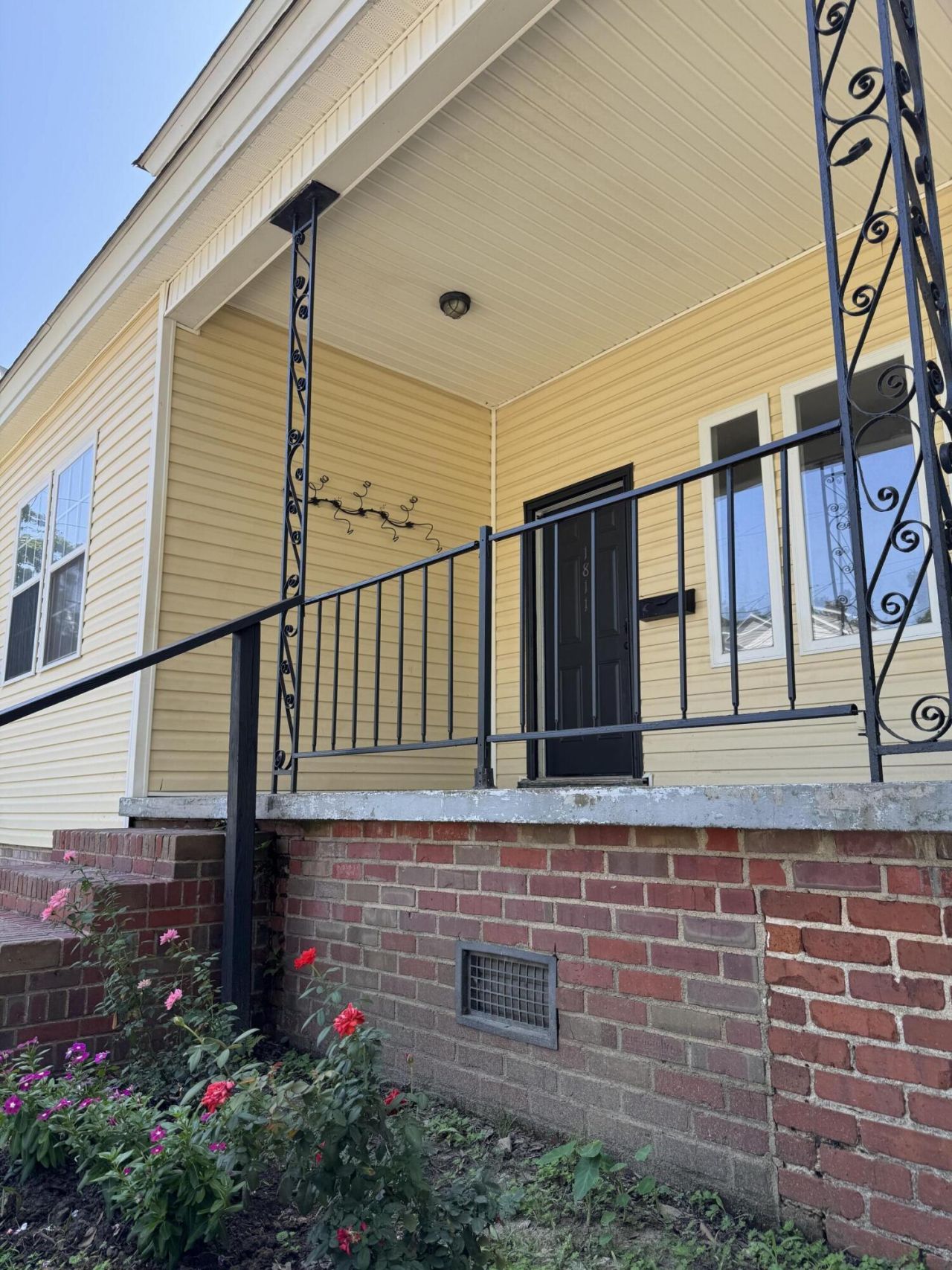 1811 Carlton Street Photo 8