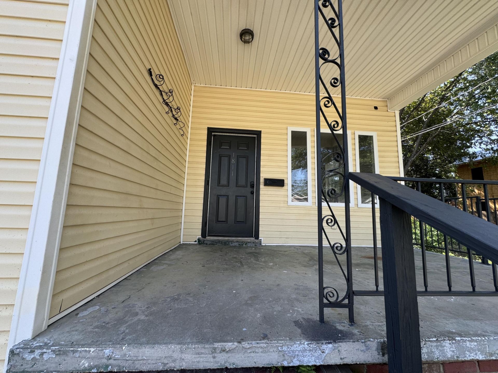 1811 Carlton Street Photo 9