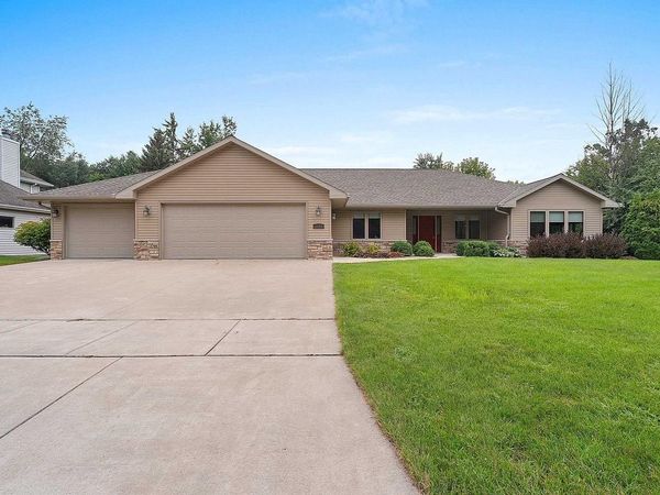 2474 SHADY OAK DRIVE, Green Bay, WI 54304