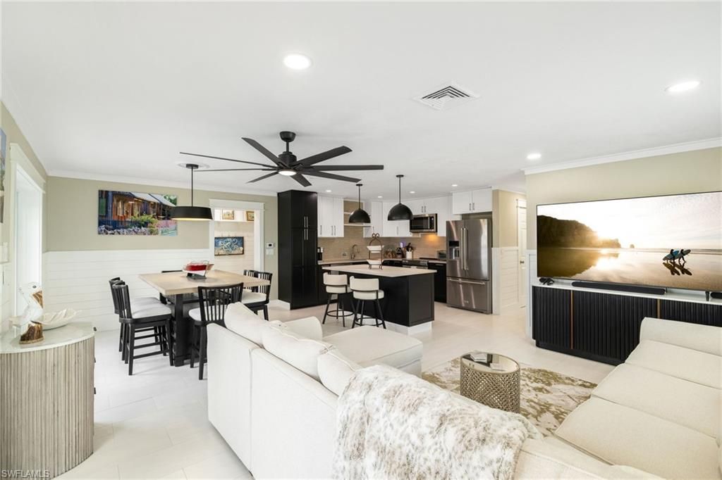 2574 Bayshore Dr, Matlacha, FL 33993 Photo