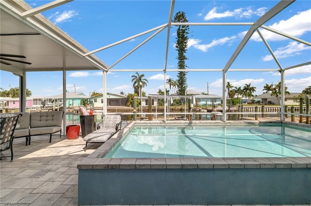 2574 Bayshore Dr, Matlacha, FL 33993 Photo