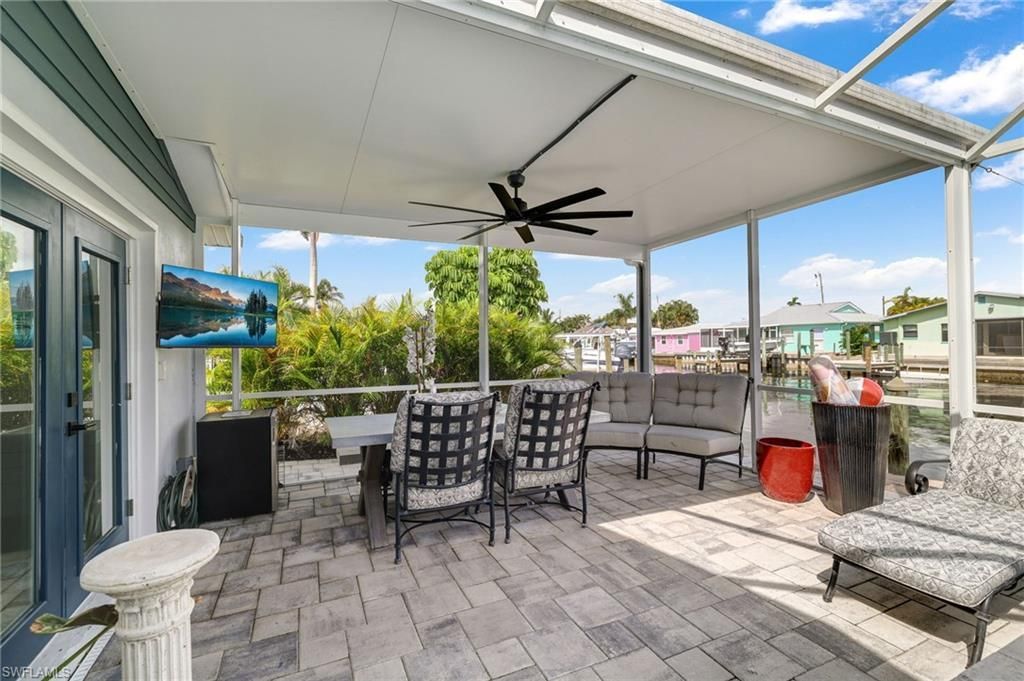 2574 Bayshore Dr, Matlacha, FL 33993 Photo