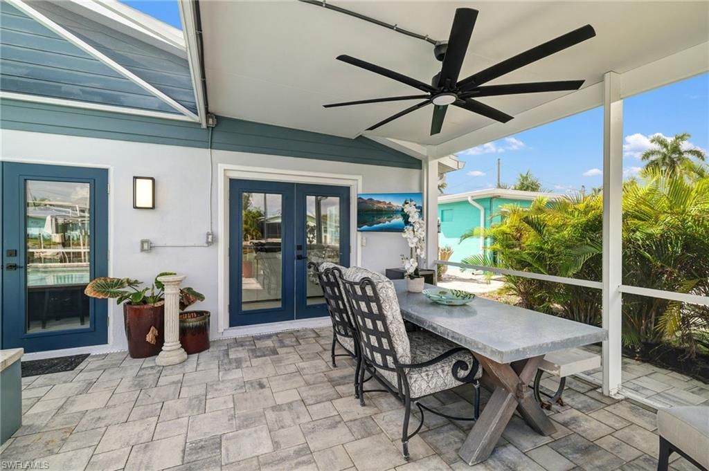 2574 Bayshore Dr, Matlacha, FL 33993 Photo