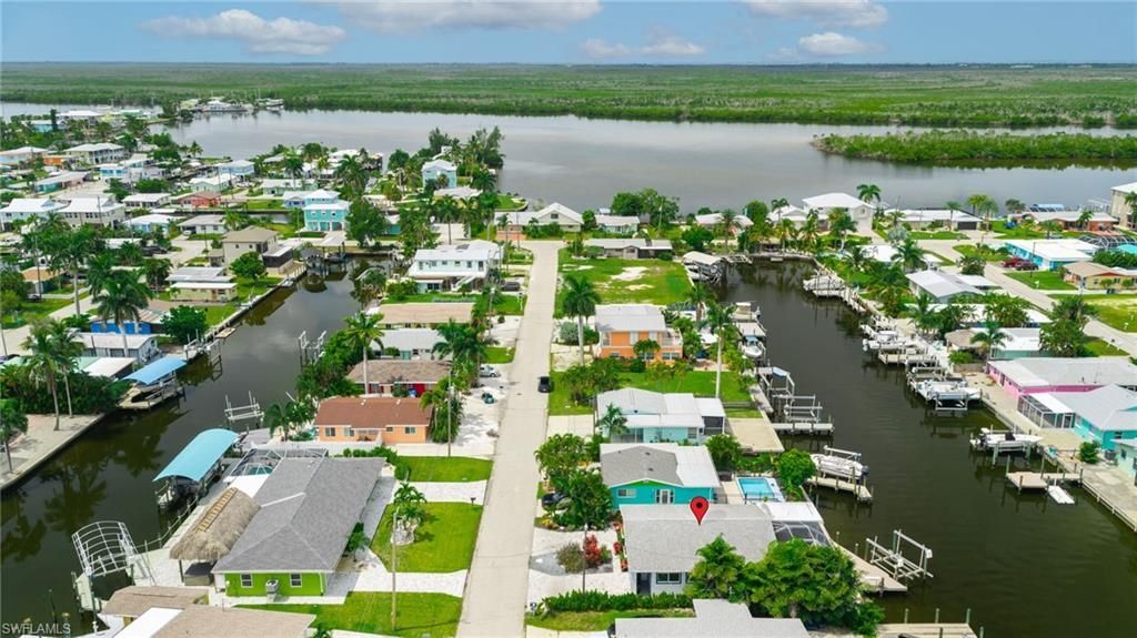 2574 Bayshore Dr, Matlacha, FL 33993 Photo