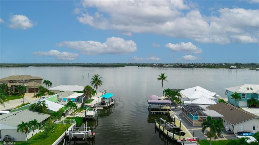 2574 Bayshore Dr, Matlacha, FL 33993 Photo