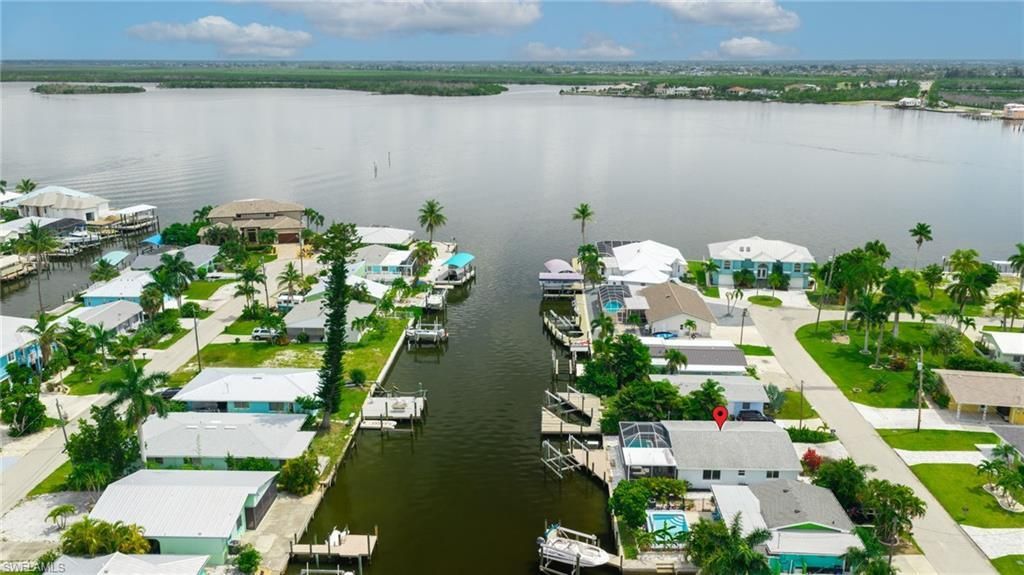 2574 Bayshore Dr, Matlacha, FL 33993 Photo
