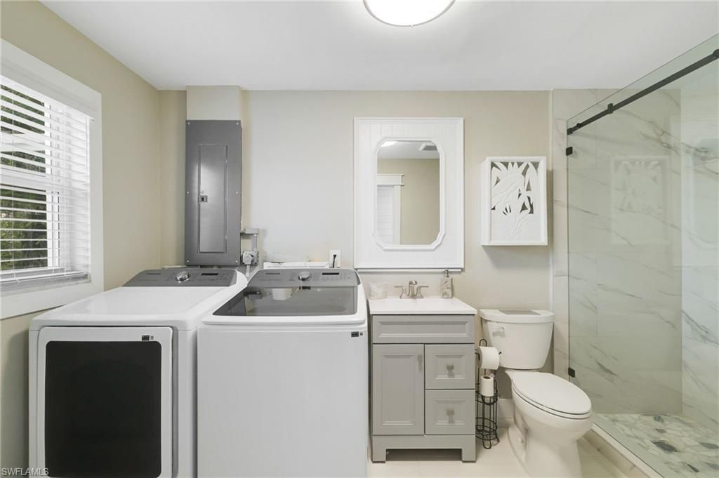 2574 Bayshore Dr, Matlacha, FL 33993 Photo