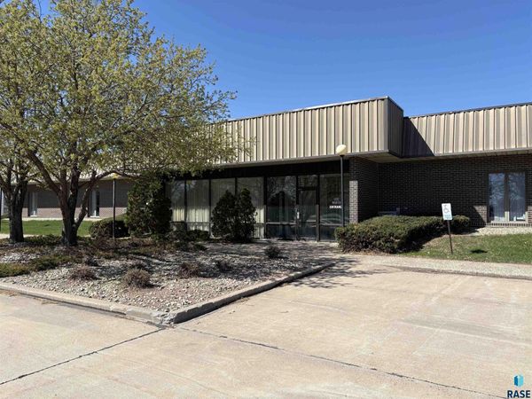 1515 Sanborn Blvd N N, Unit 1, Mitchell, SD 57301