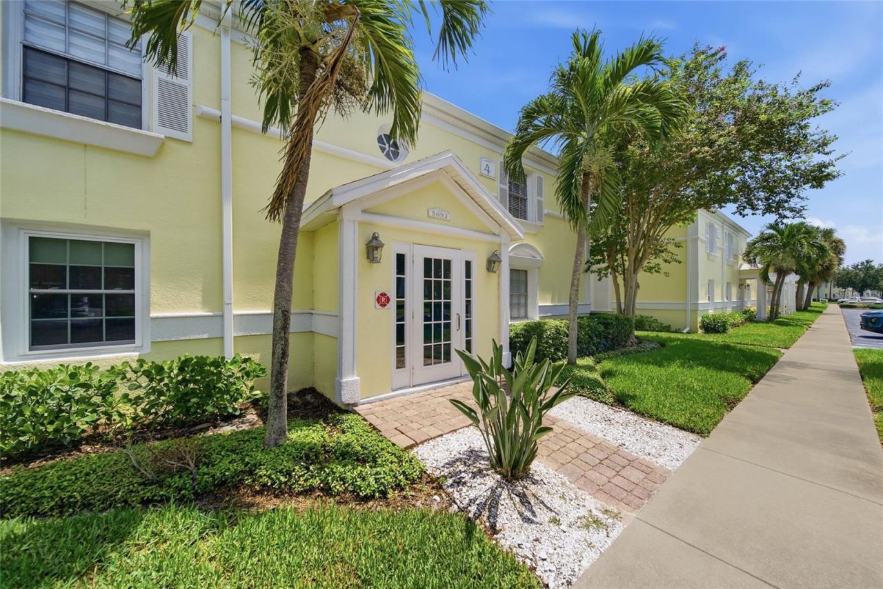 5092 Beach Drive Se, Unit A, Saint Petersburg, FL 33705 Photo