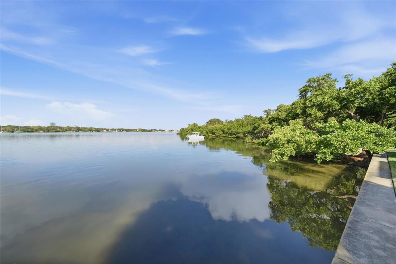 5092 Beach Drive Se, Unit A, Saint Petersburg, FL 33705 Photo