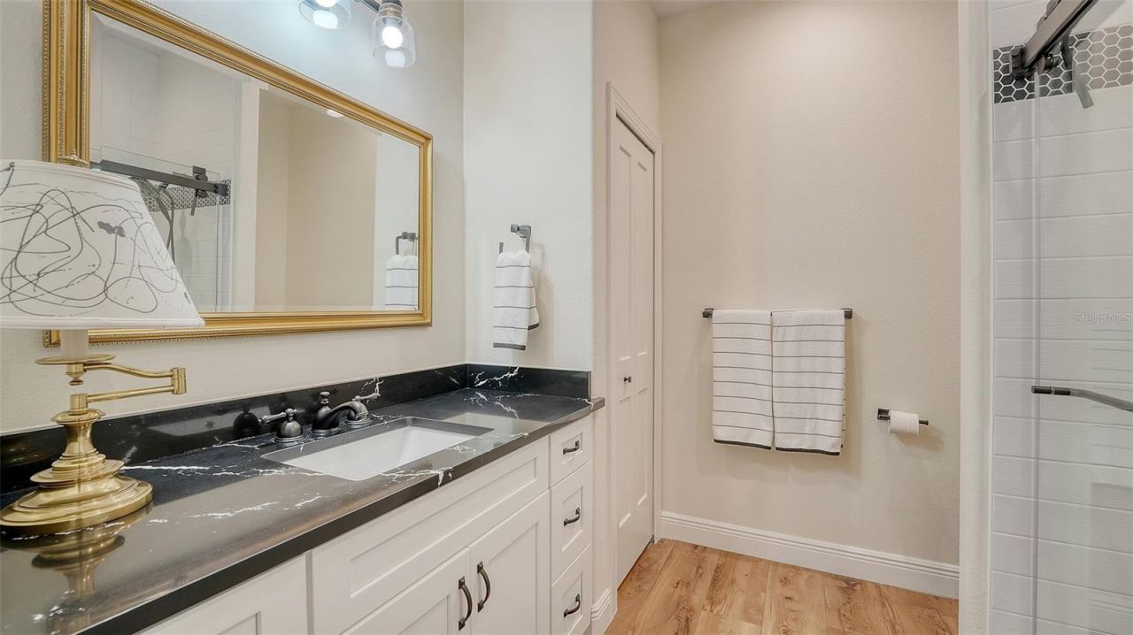 4060 Penshurst Park, Sarasota, FL 34235 Photo