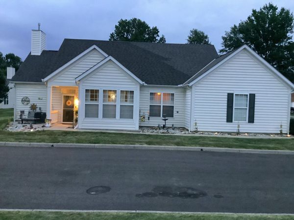5976 Naughten Pond Drive , Columbus, OH 43213
