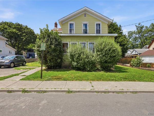16 Park Place, Lockport, NY 14094