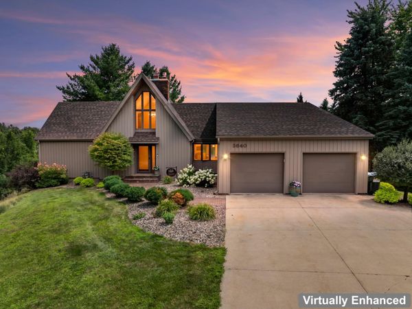 3640 NE Lakeview Court NE, Rochester, MN 55906