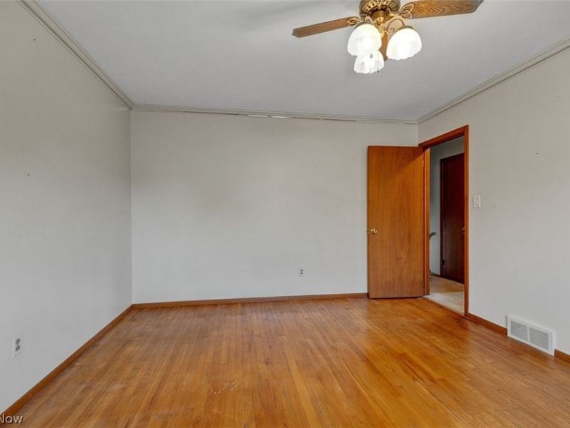 2211 Camelot Drive , Parma, OH 44134 Photo 15