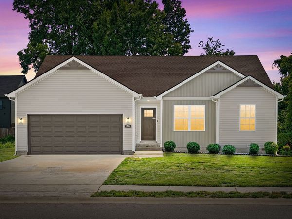 1064 Charles Thomas Dr , Clarksville, TN 37042