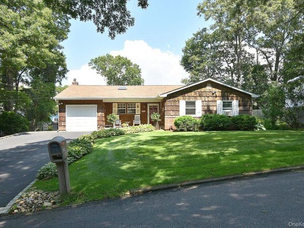 273 Deer Road , Ronkonkoma, NY 11779