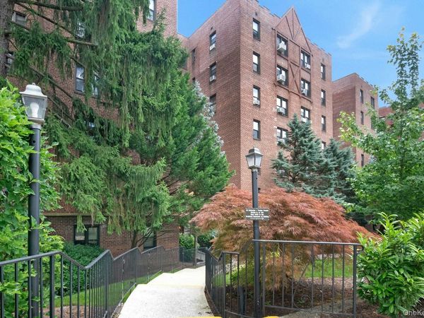 142 Garth Road , Unit 2S, Scarsdale, NY 10583