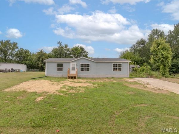 111 Madison Rene Avenue , Moscow Mills, MO 63362