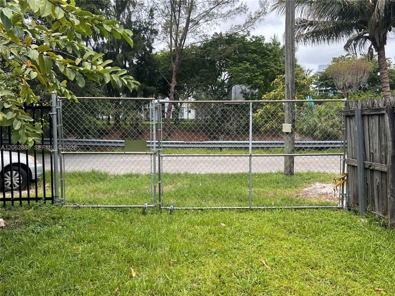 12510 W Golf Dr , Miami, FL 33167 Photo