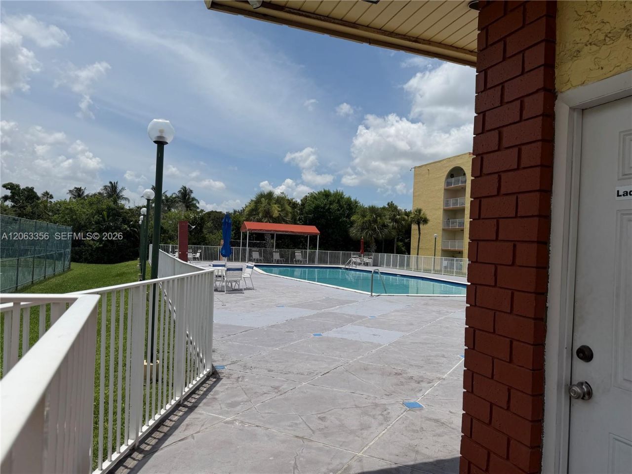 6980 NW 186th St , Unit 3-423A, Hialeah, FL 33015 Photo