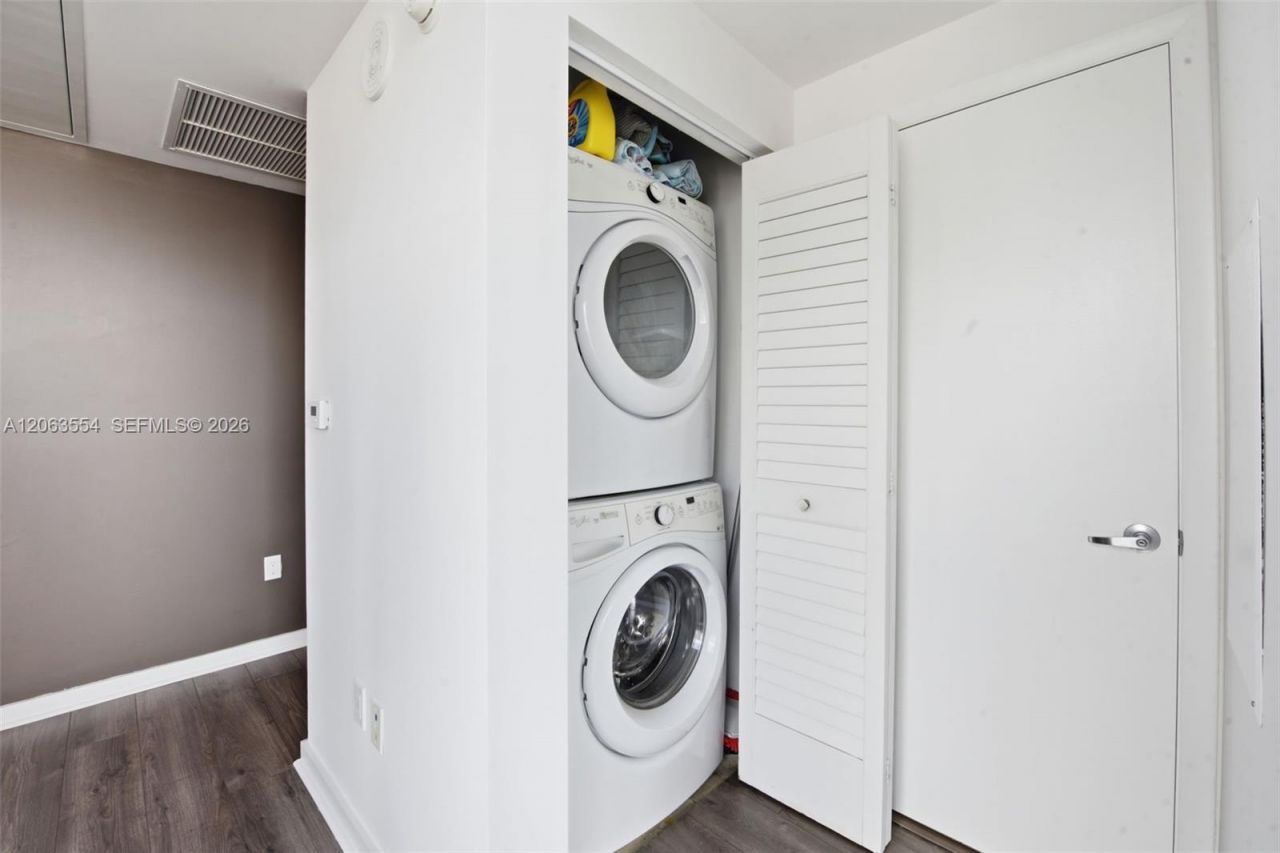 151 SE 1st St , Unit 1910, Miami, FL 33131 Photo