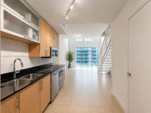 60 SW 13 ST , Unit 2220, Miami, FL 33130