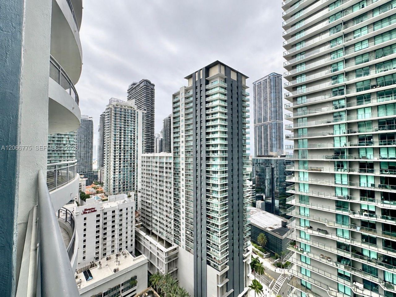 60 SW 13 St , Unit 2220, Miami, FL 33130 Photo