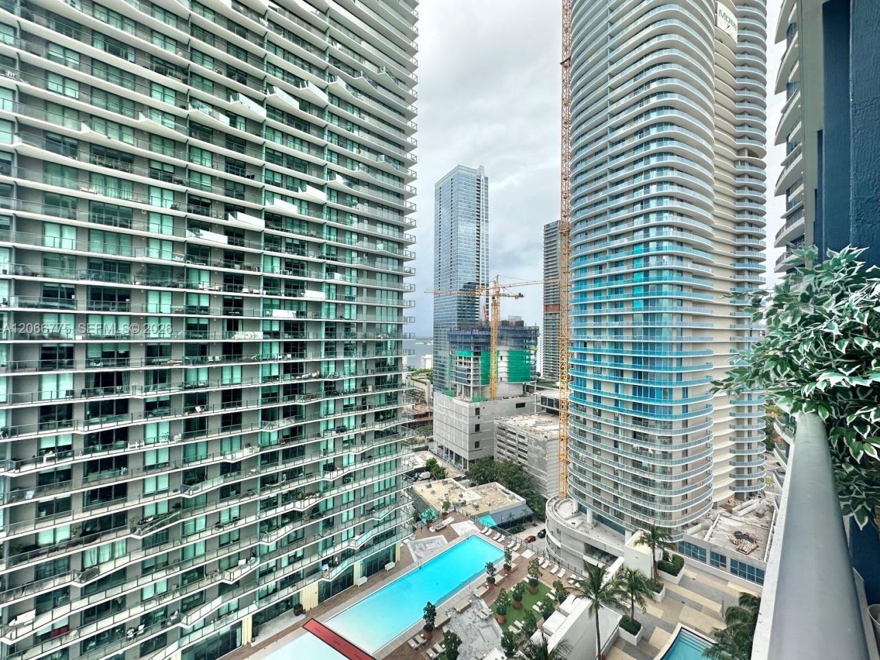 60 SW 13 St , Unit 2220, Miami, FL 33130 Photo