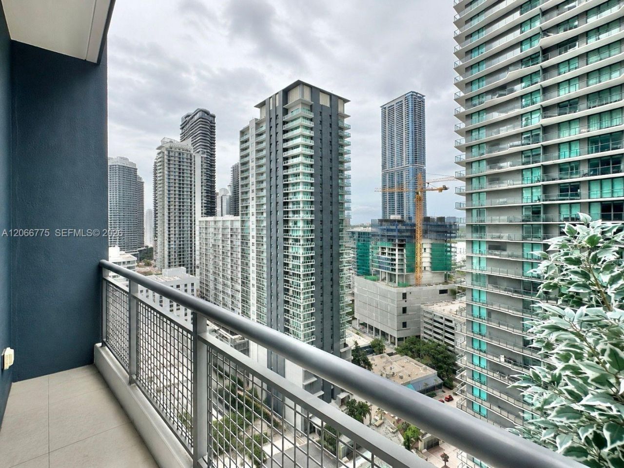60 SW 13 St , Unit 2220, Miami, FL 33130 Photo