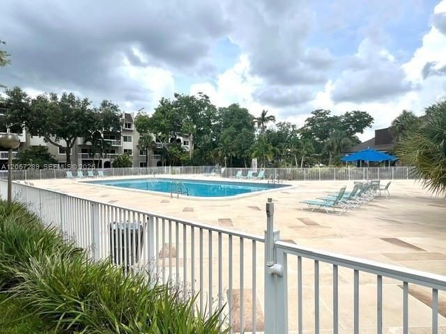7830 Camino Real, Unit 308, Miami, FL 33143 Photo