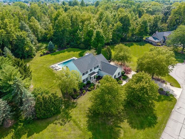 10027 Hearthside Place, Fort Wayne, IN 46804