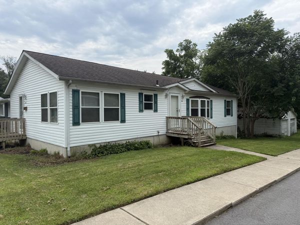 513 Center Street , Valparaiso, IN 46385