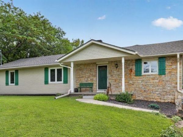 10615 Kill Creek Road, De Soto, KS 66018