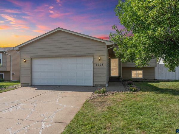 6205 W 66th St, Sioux Falls, SD 57106