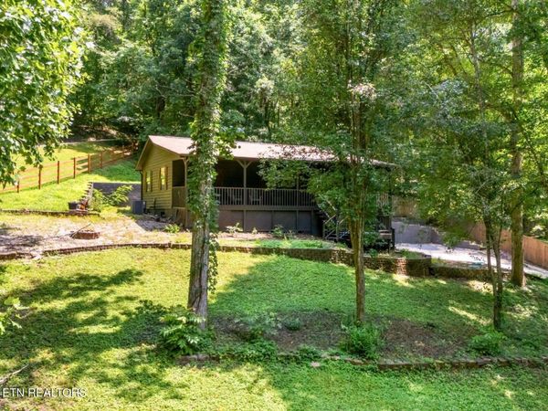 806 Gamble Drive, Heiskell, TN 37754