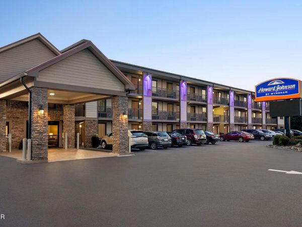 2162 Parkway , Pigeon Forge, TN 37863